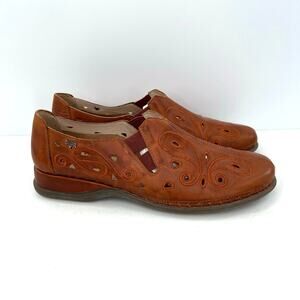 Pikolinos Women’s leather laser cut brown loafers flats shoes